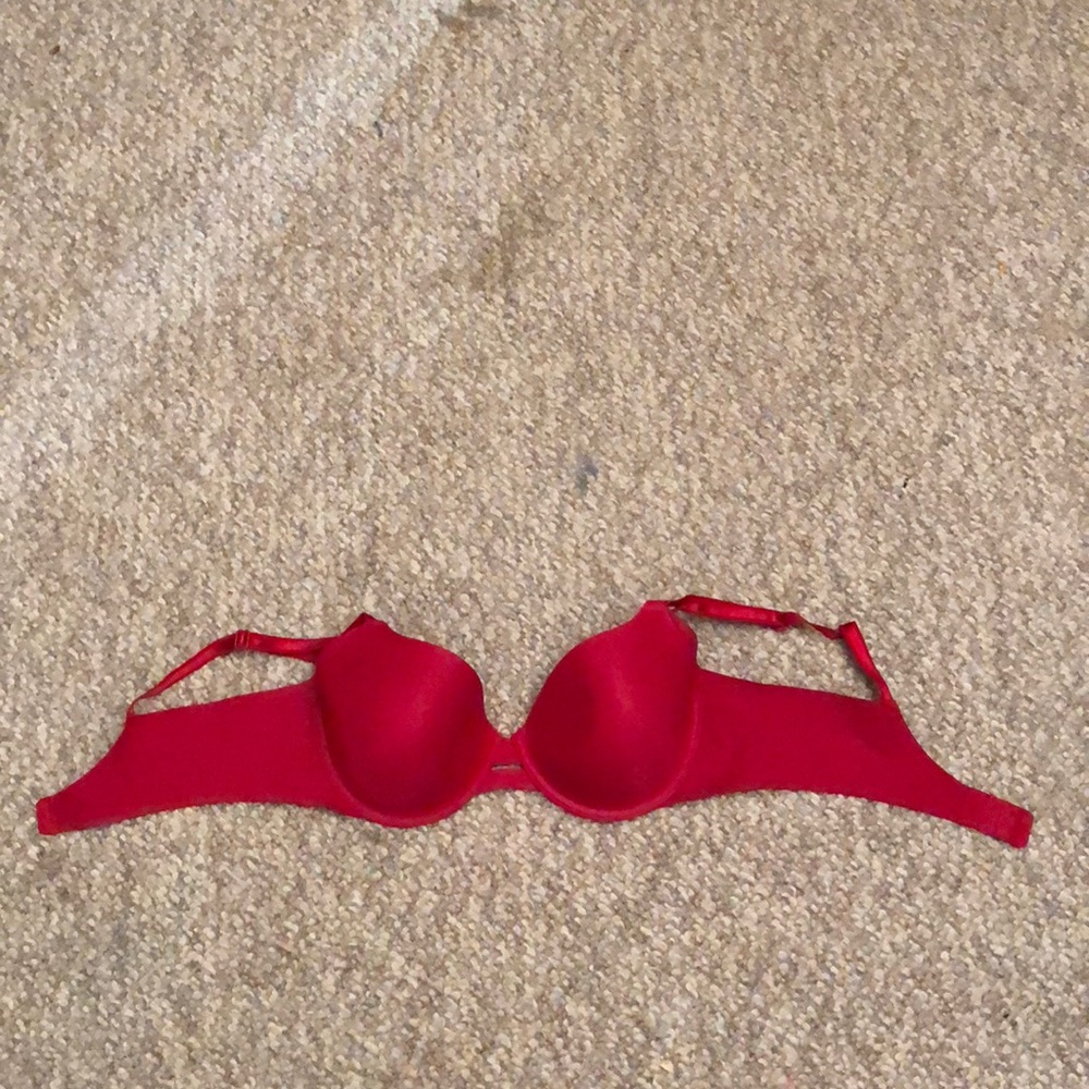 Red extra cover Warner’s bra size 36B